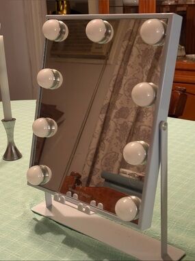 LED Vanity Mirror with Adjustable Lights with Bluetooth Speaker- White